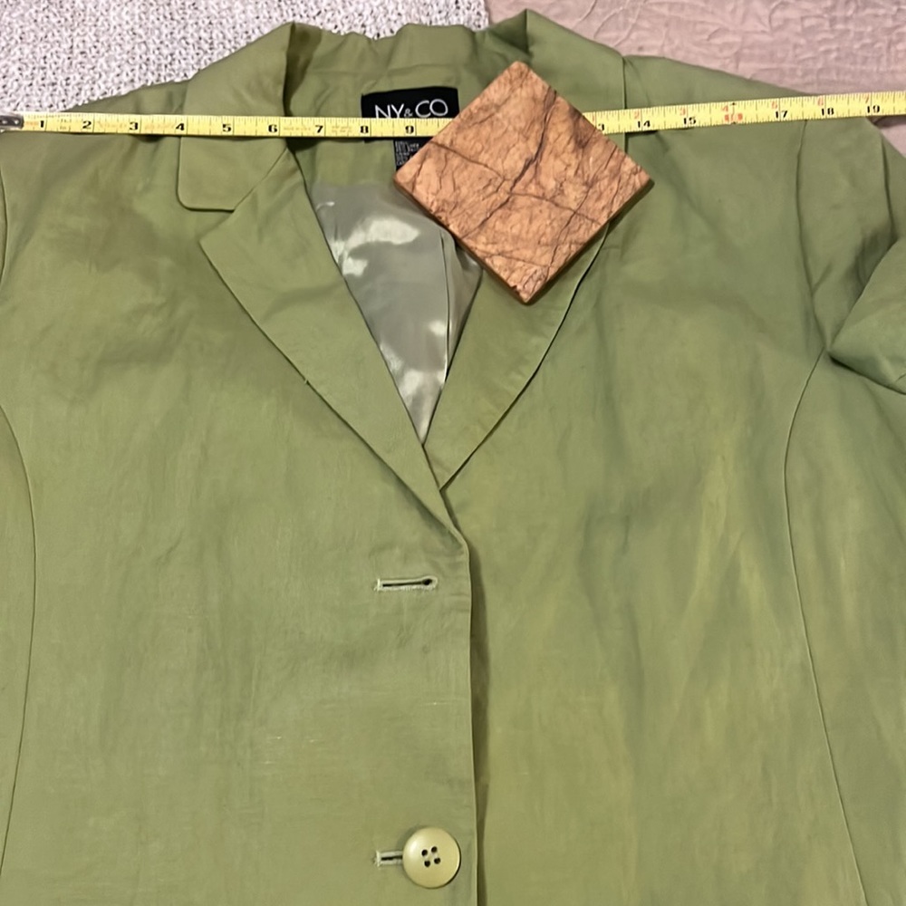 New York & Company Woman’s Chartreuse Linen Blend Notched Collar Boxy Blazer 14 - Picture 8 of 11